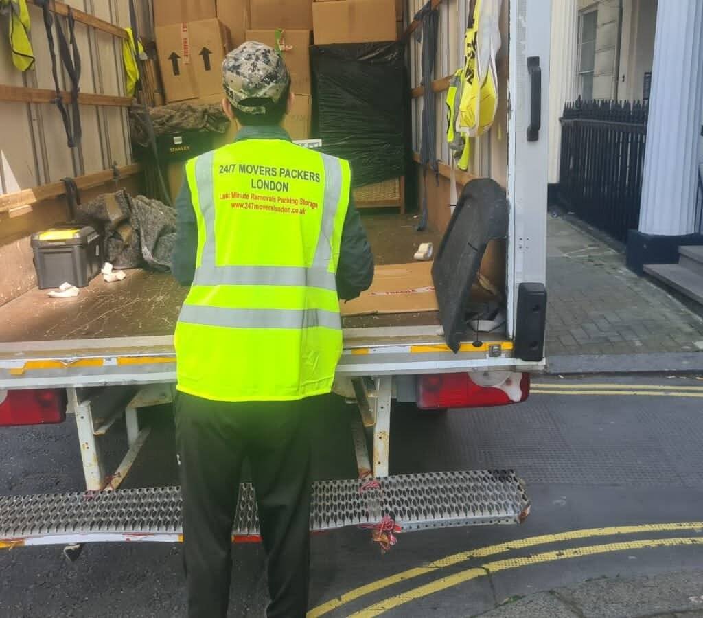 Your Go-To for 24/7 Last Minute Removals