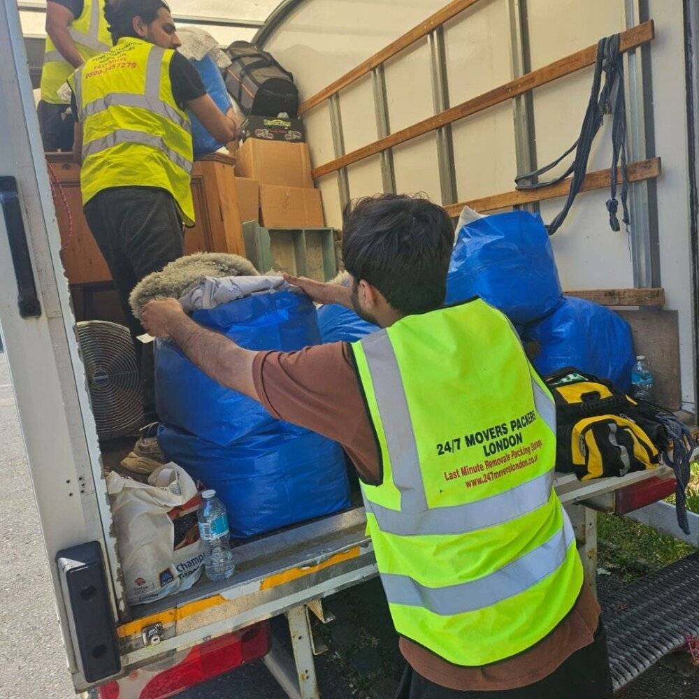 Local & Trusted Removals in South Kensington – W2 & W8’s Premier Moving Experts