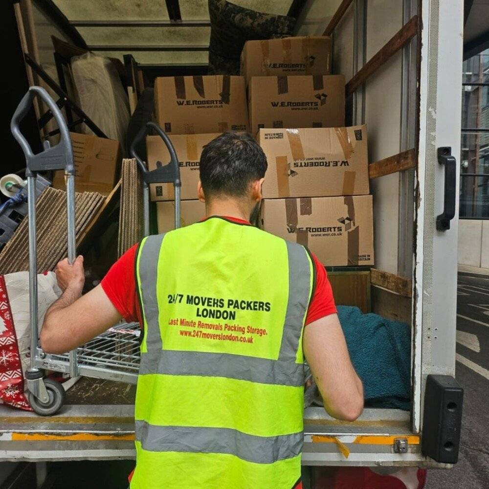 🛠 The Hidden Costs of DIY Moves – And How London Movers Save You More