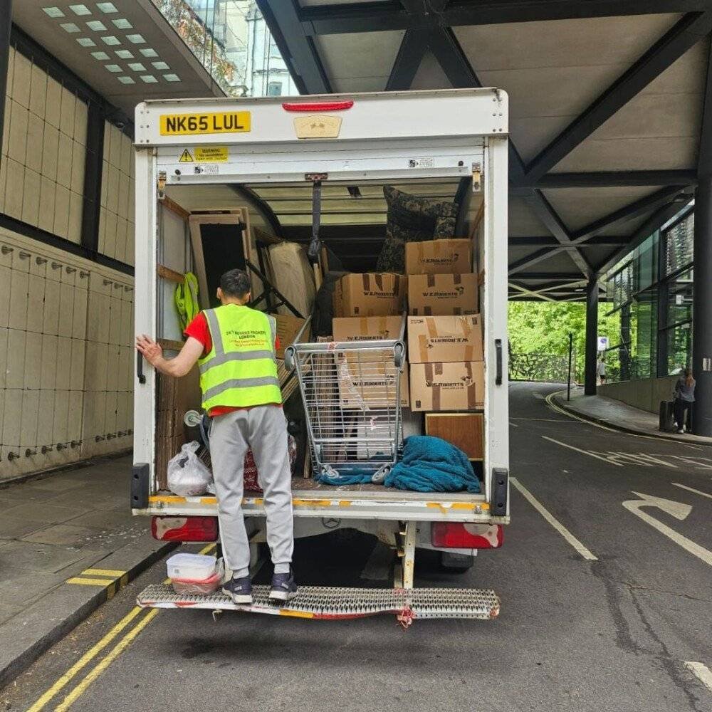 MAN WITH A VAN VICTORIA