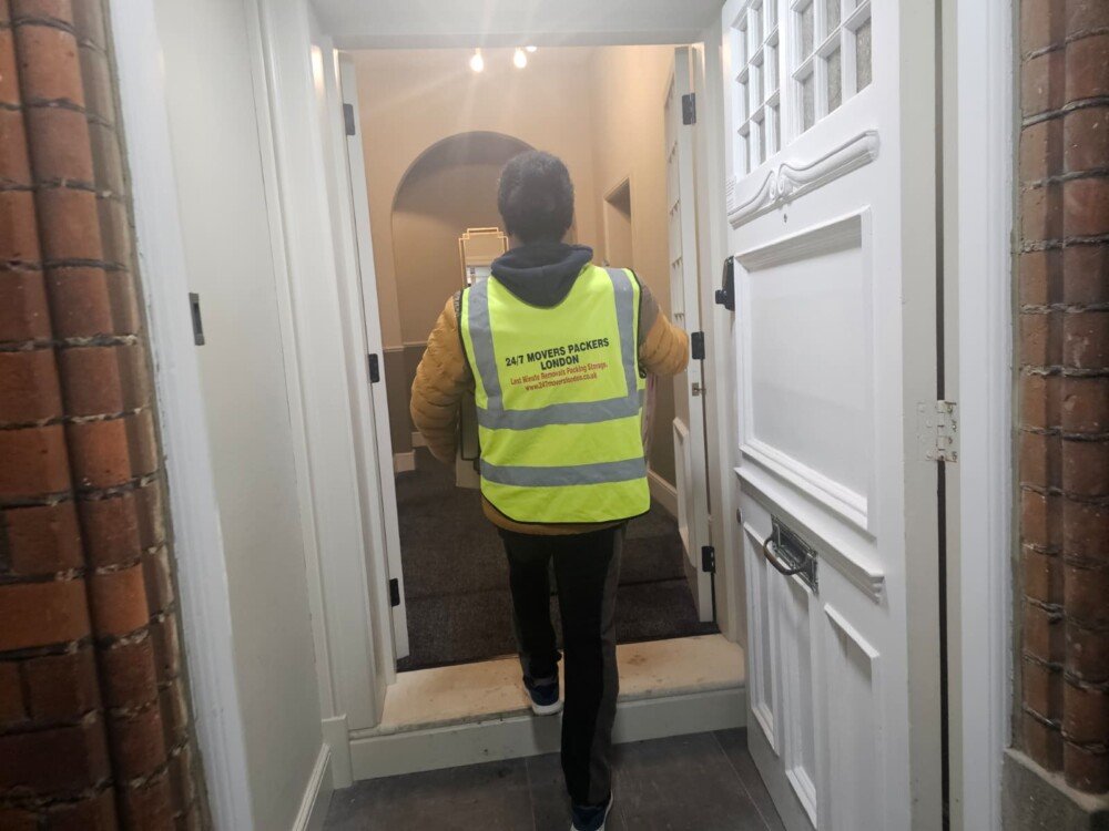Removals packing and storage London services